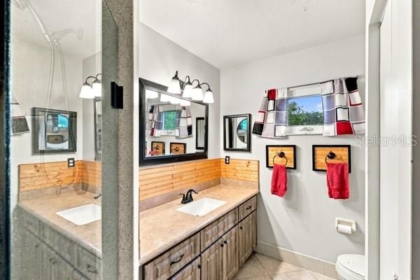 For Sale: $249,000 (2 beds, 2 baths, 1144 Square Feet)