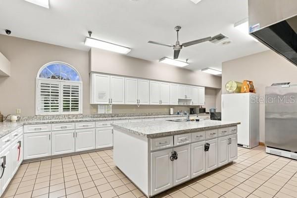 For Sale: $249,000 (2 beds, 2 baths, 1144 Square Feet)