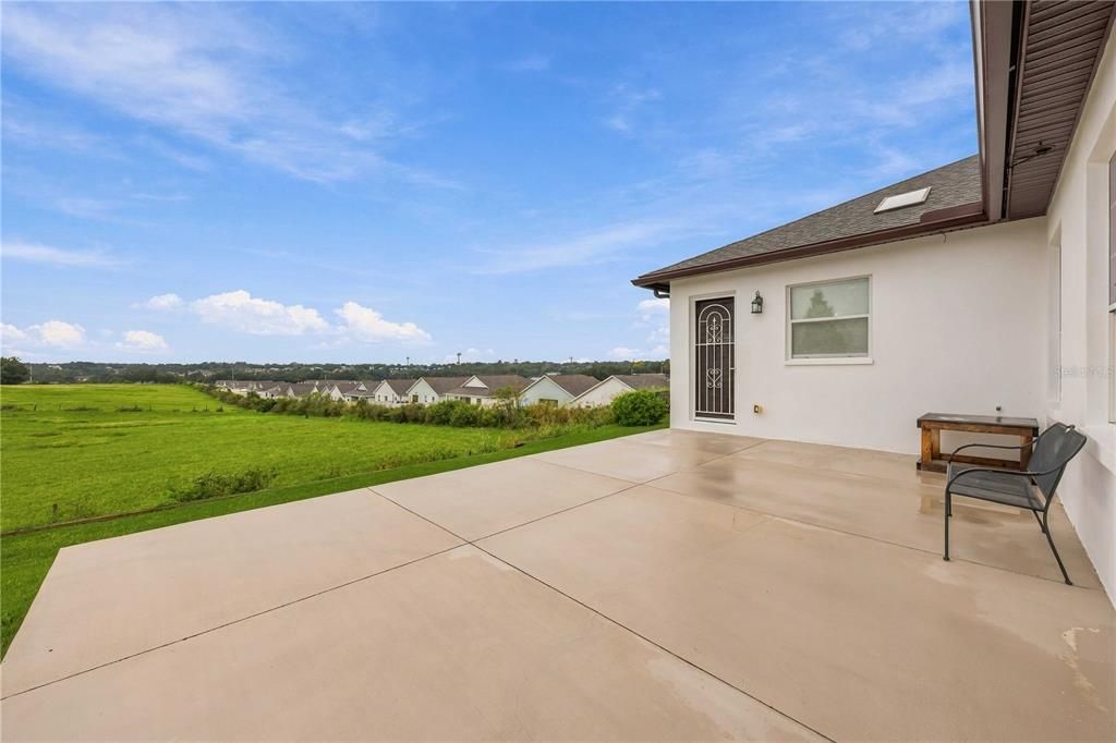 For Sale: $575,000 (3 beds, 3 baths, 3304 Square Feet)