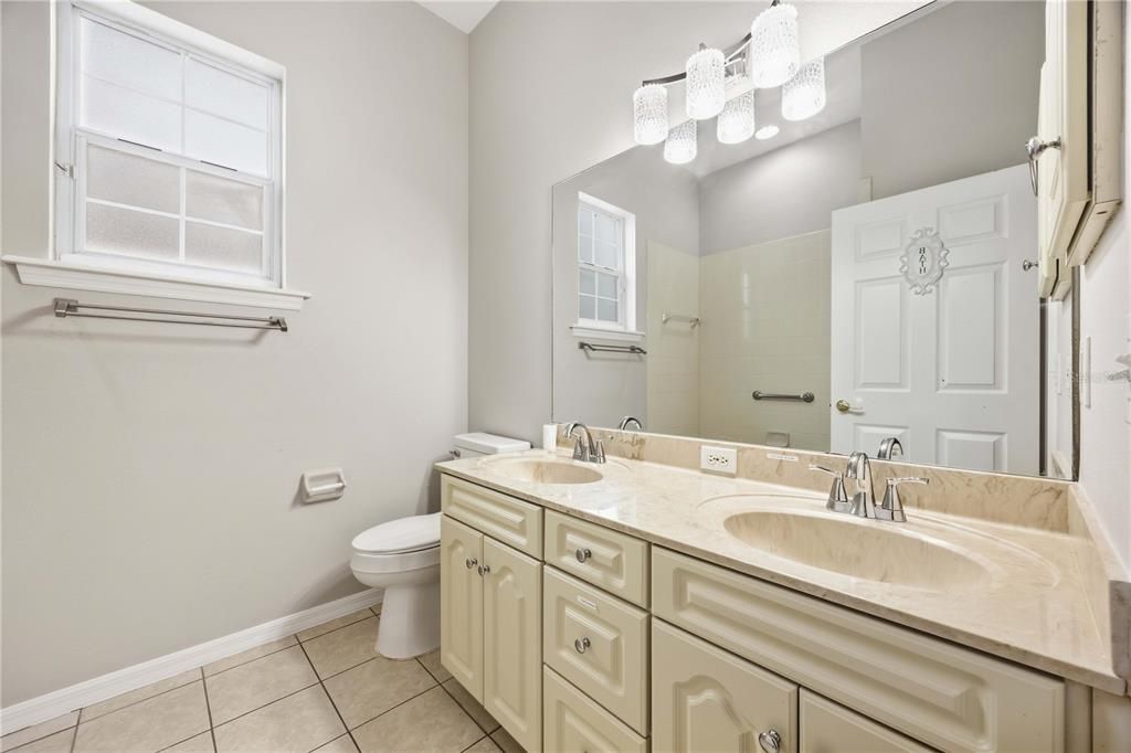 For Sale: $575,000 (3 beds, 3 baths, 3304 Square Feet)
