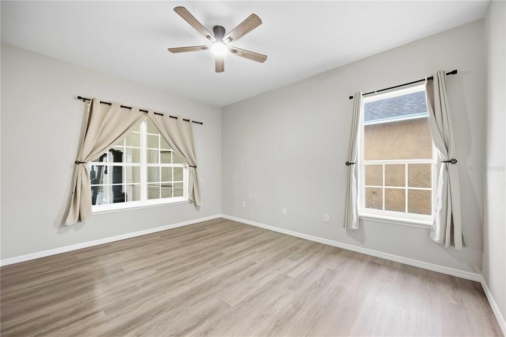 For Sale: $575,000 (3 beds, 3 baths, 3304 Square Feet)