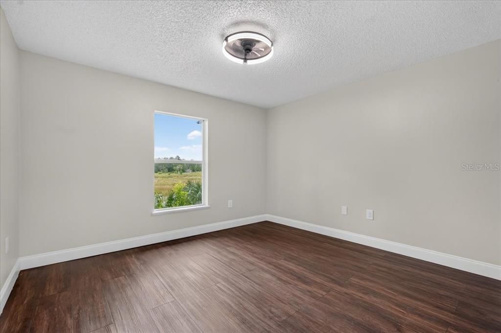 For Sale: $299,990 (3 beds, 2 baths, 1376 Square Feet)