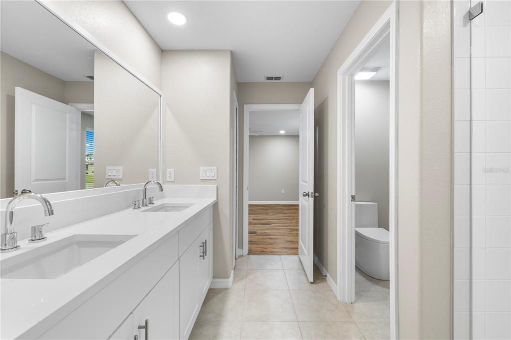 For Sale: $399,000 (4 beds, 2 baths, 2635 Square Feet)