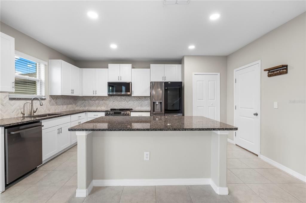 For Sale: $399,000 (4 beds, 2 baths, 2635 Square Feet)