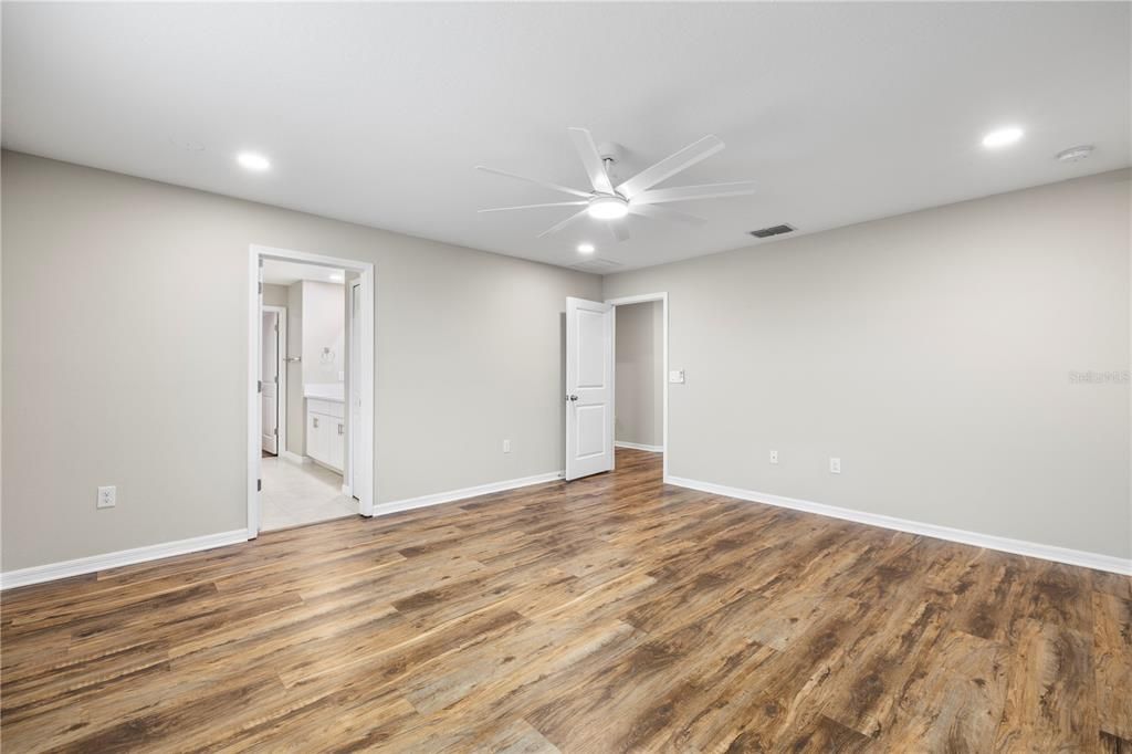 For Sale: $399,000 (4 beds, 2 baths, 2635 Square Feet)