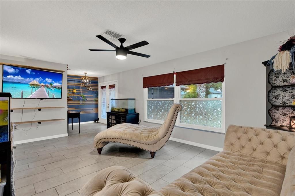 For Sale: $315,000 (3 beds, 2 baths, 1874 Square Feet)