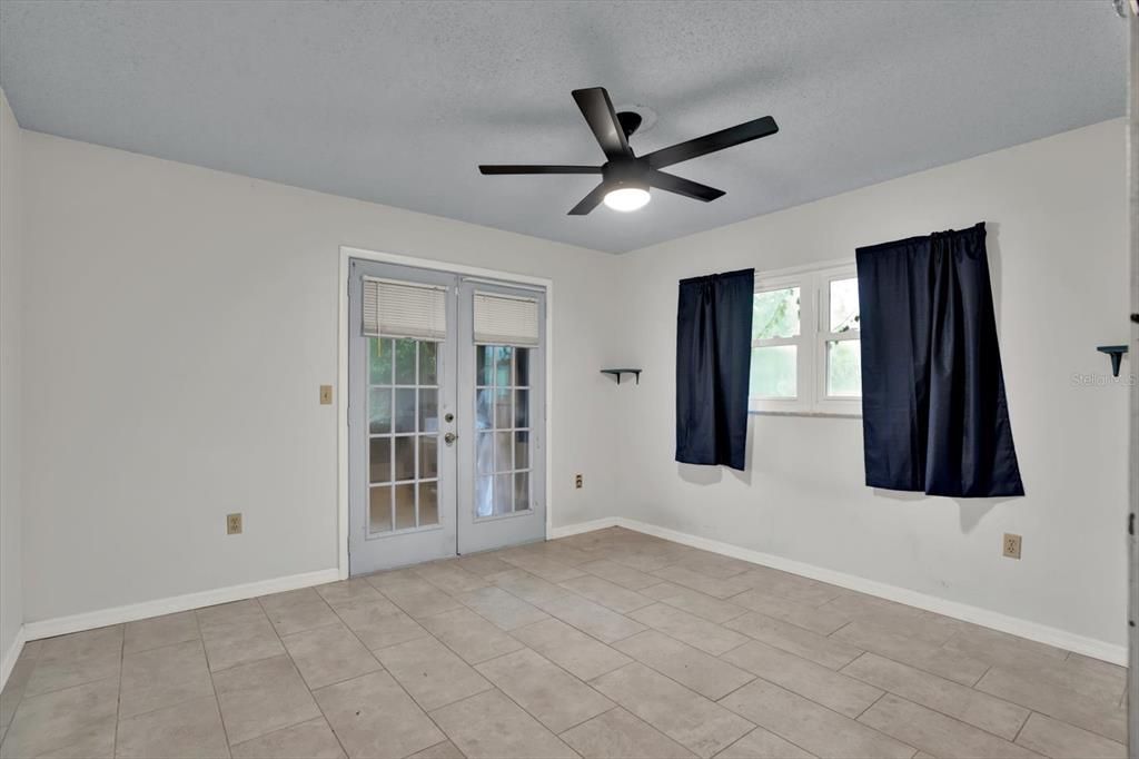 For Sale: $315,000 (3 beds, 2 baths, 1874 Square Feet)