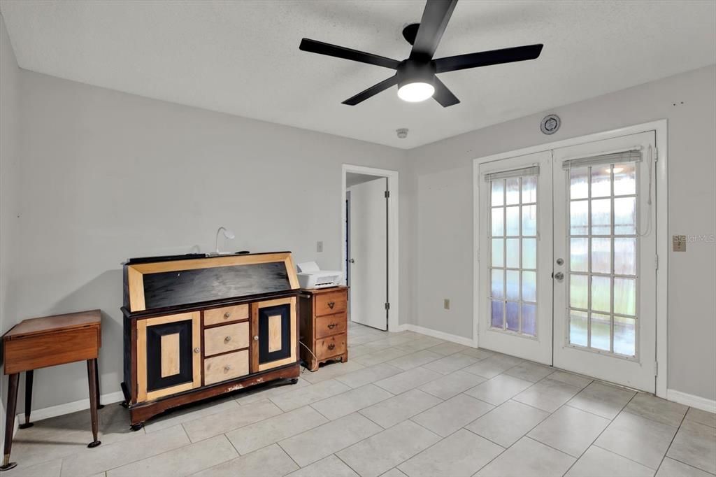 For Sale: $315,000 (3 beds, 2 baths, 1874 Square Feet)