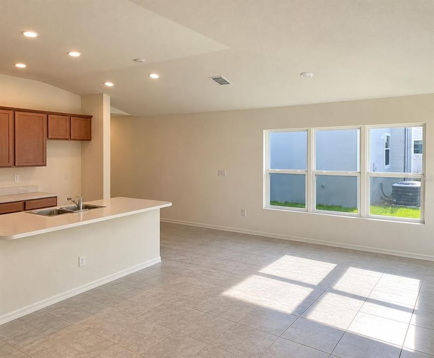 For Sale: $299,000 (4 beds, 2 baths, 1630 Square Feet)