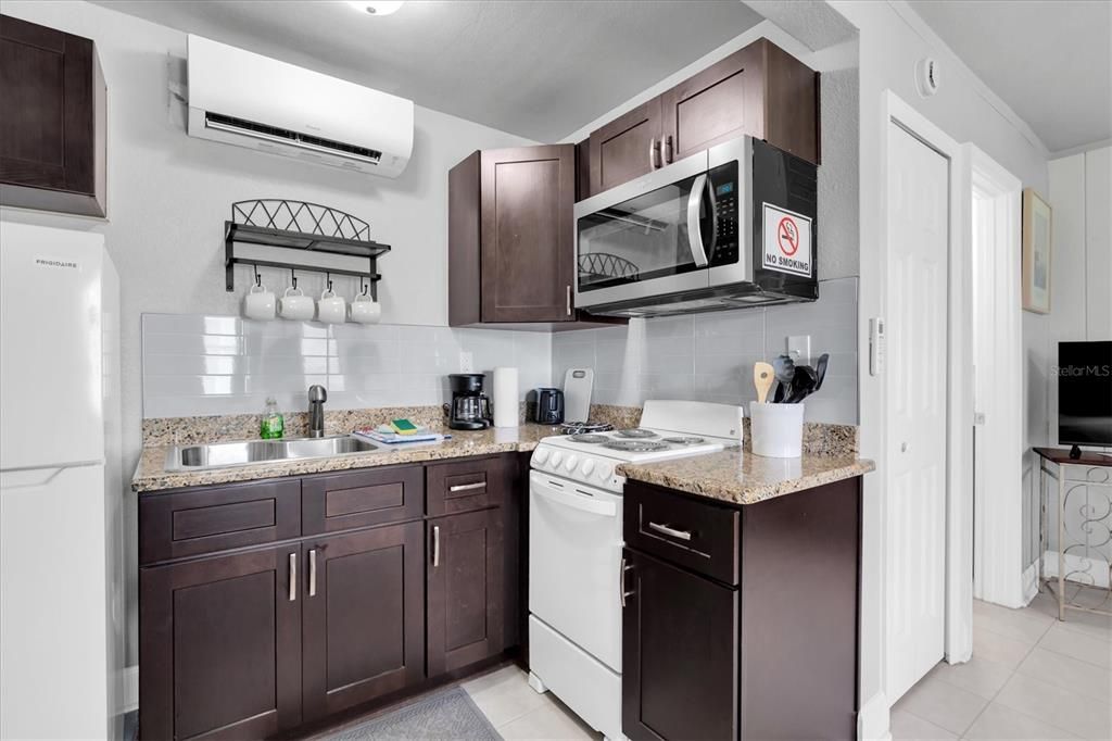 На продажу: $245,900 (0 спален, 1 ванн, 275 Квадратных фут)