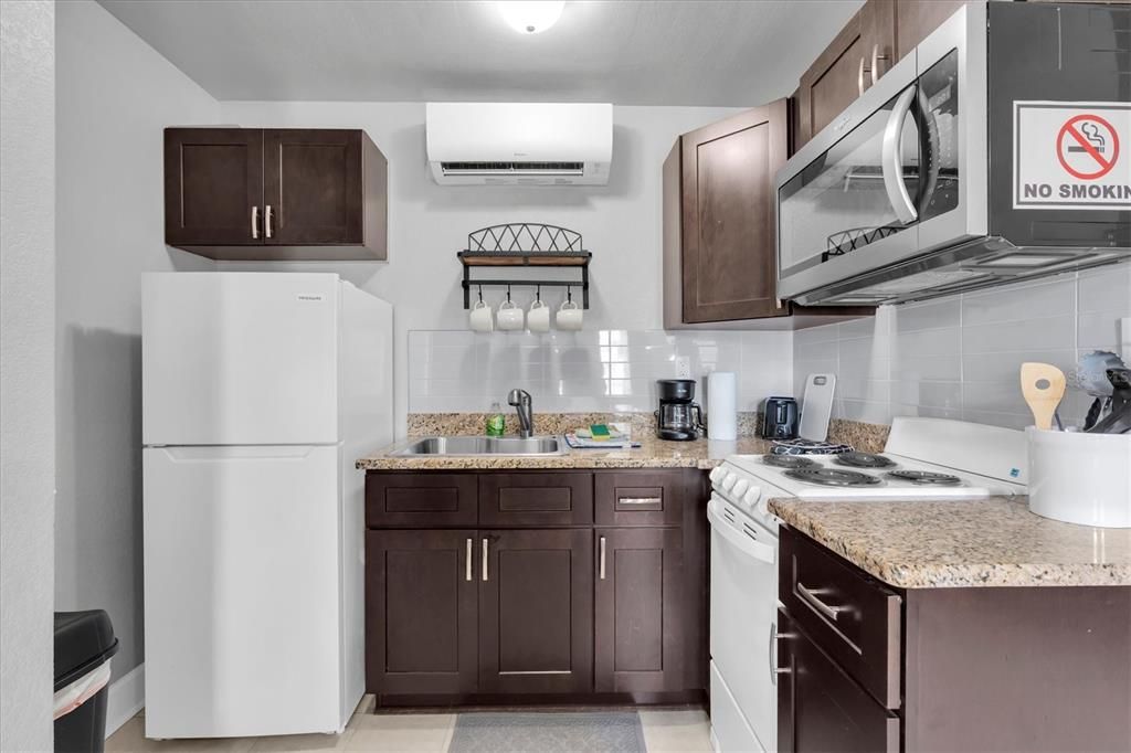 На продажу: $245,900 (0 спален, 1 ванн, 275 Квадратных фут)