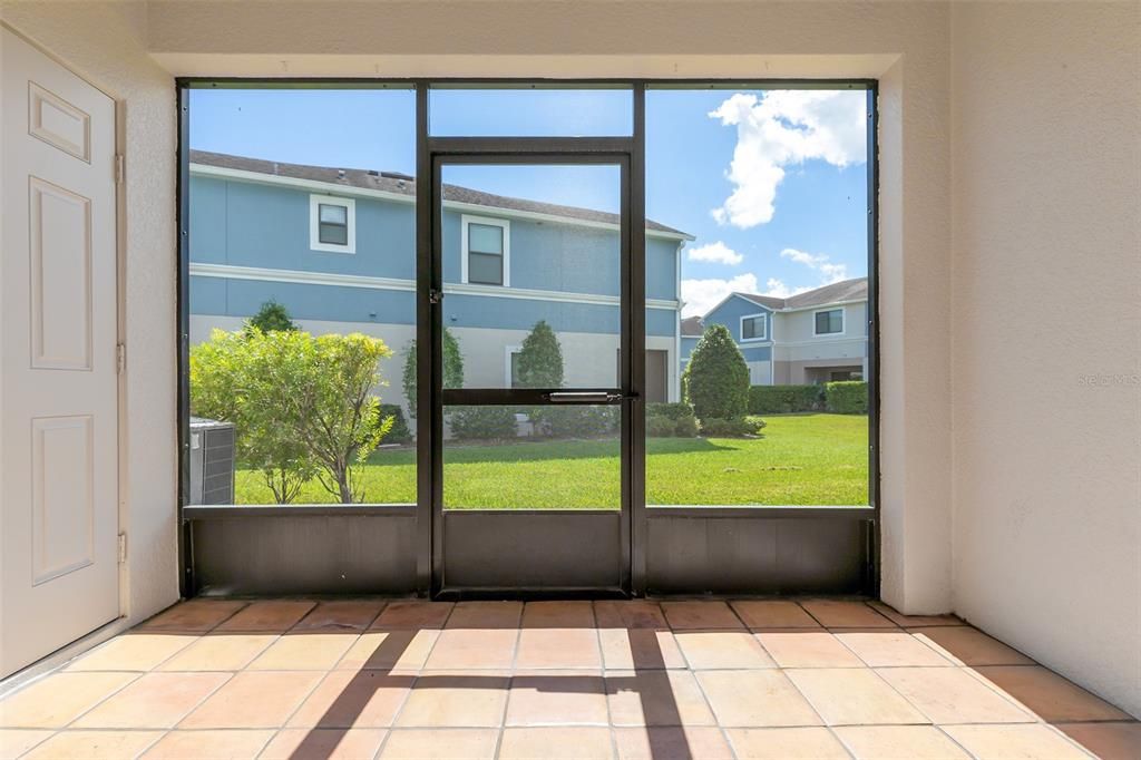 For Sale: $199,900 (2 beds, 2 baths, 1144 Square Feet)