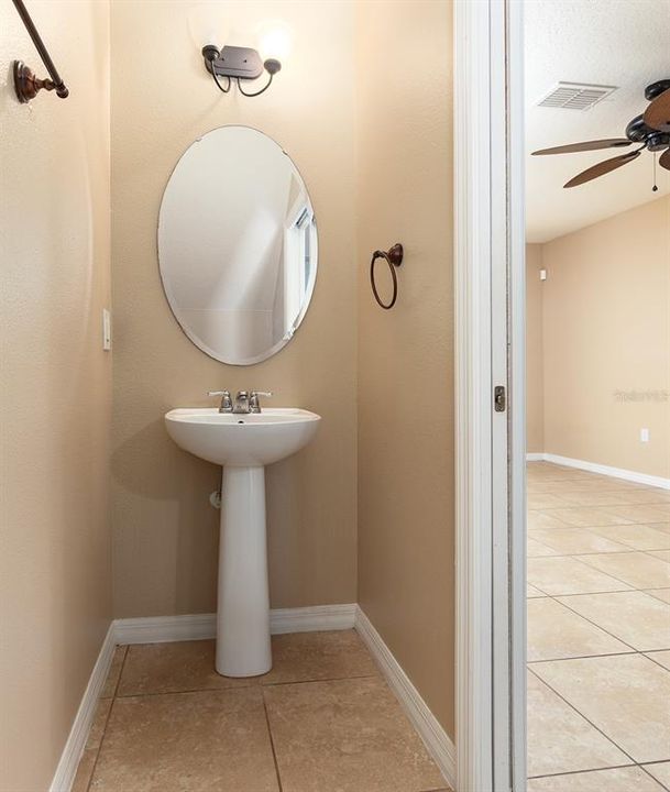 For Sale: $199,900 (2 beds, 2 baths, 1144 Square Feet)
