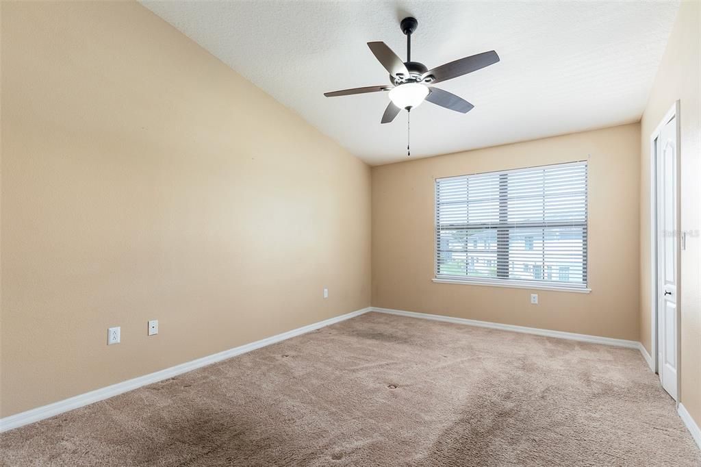 For Sale: $199,900 (2 beds, 2 baths, 1144 Square Feet)