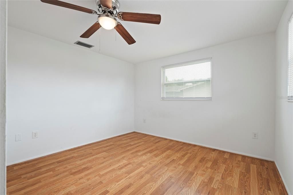 For Sale: $349,000 (3 beds, 2 baths, 1549 Square Feet)
