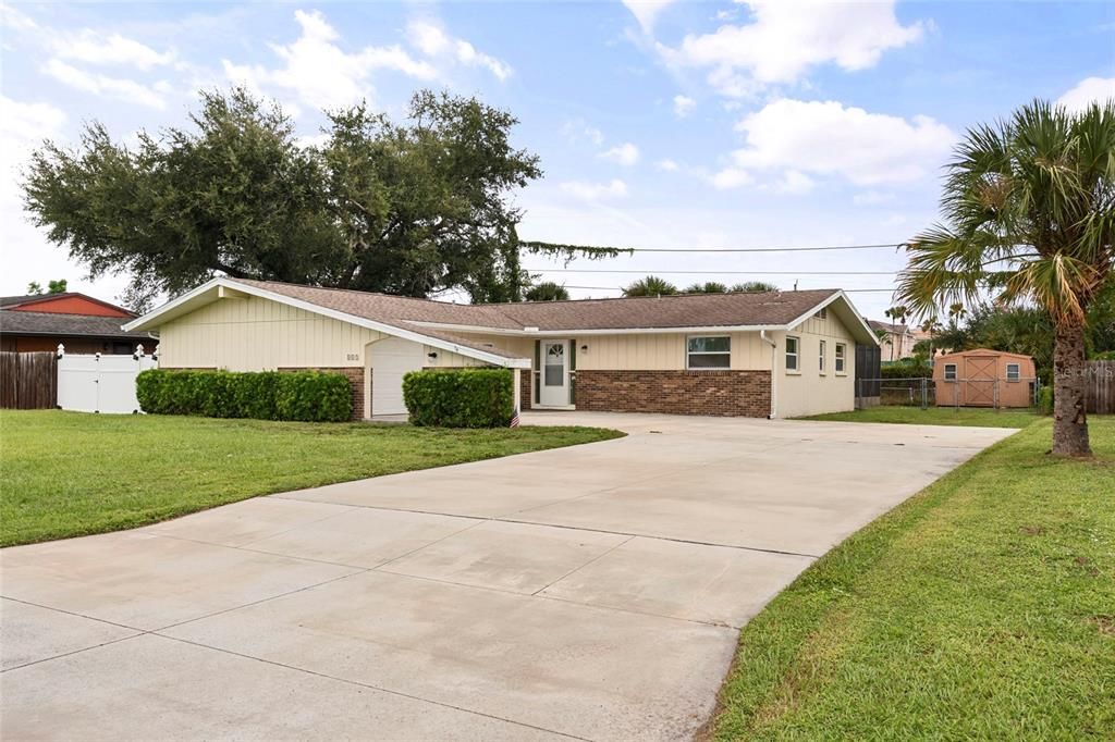 For Sale: $349,000 (3 beds, 2 baths, 1549 Square Feet)