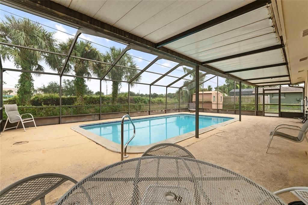 For Sale: $349,000 (3 beds, 2 baths, 1549 Square Feet)