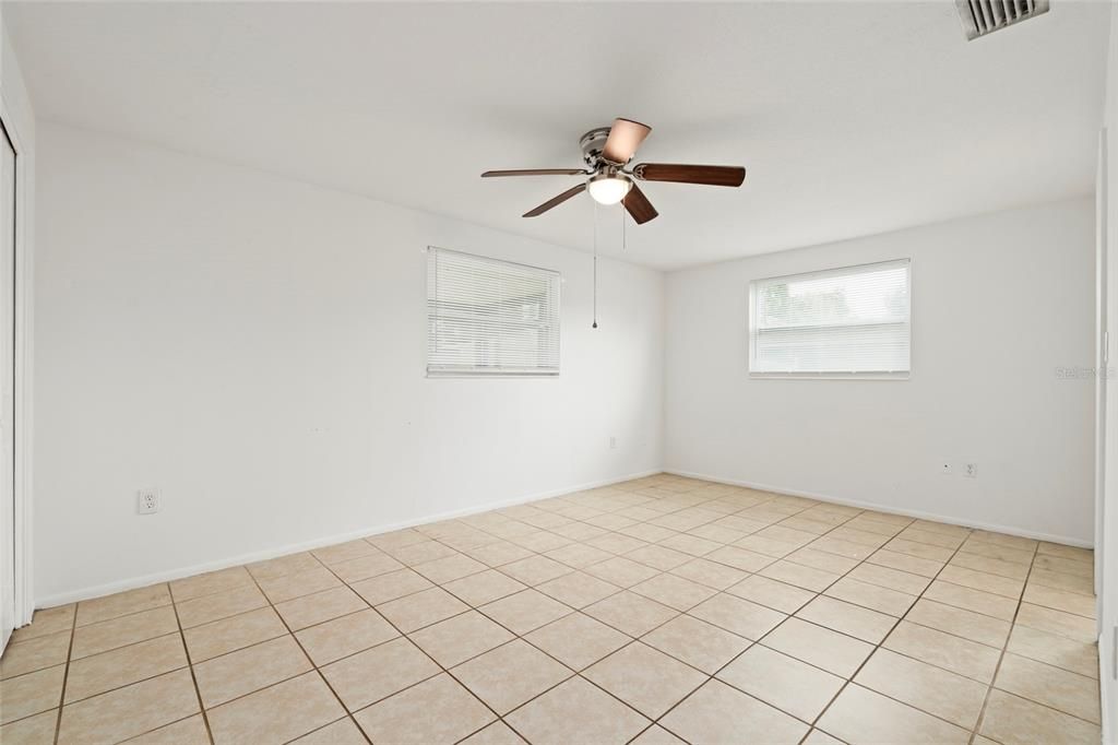 For Sale: $349,000 (3 beds, 2 baths, 1549 Square Feet)
