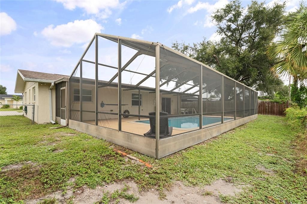 For Sale: $349,000 (3 beds, 2 baths, 1549 Square Feet)