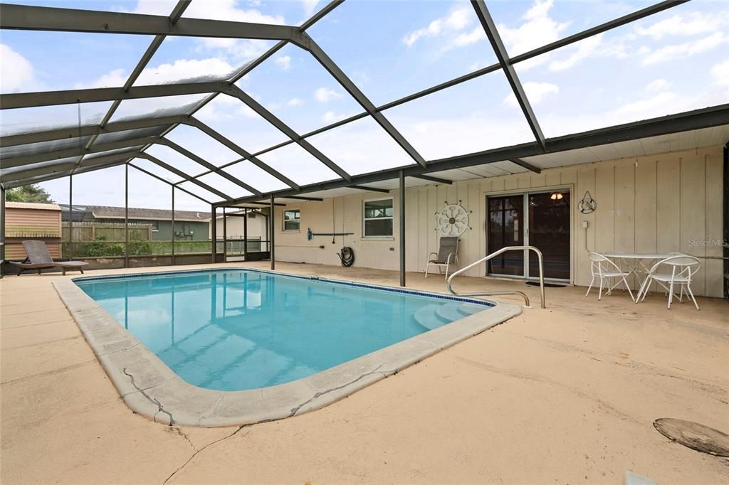 For Sale: $349,000 (3 beds, 2 baths, 1549 Square Feet)