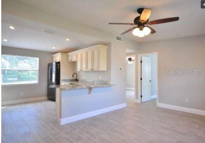 В аренду: $2,495 (3 спален, 1 ванн, 1105 Квадратных фут)