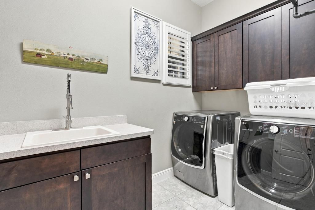 For Sale: $644,000 (4 beds, 3 baths, 2586 Square Feet)