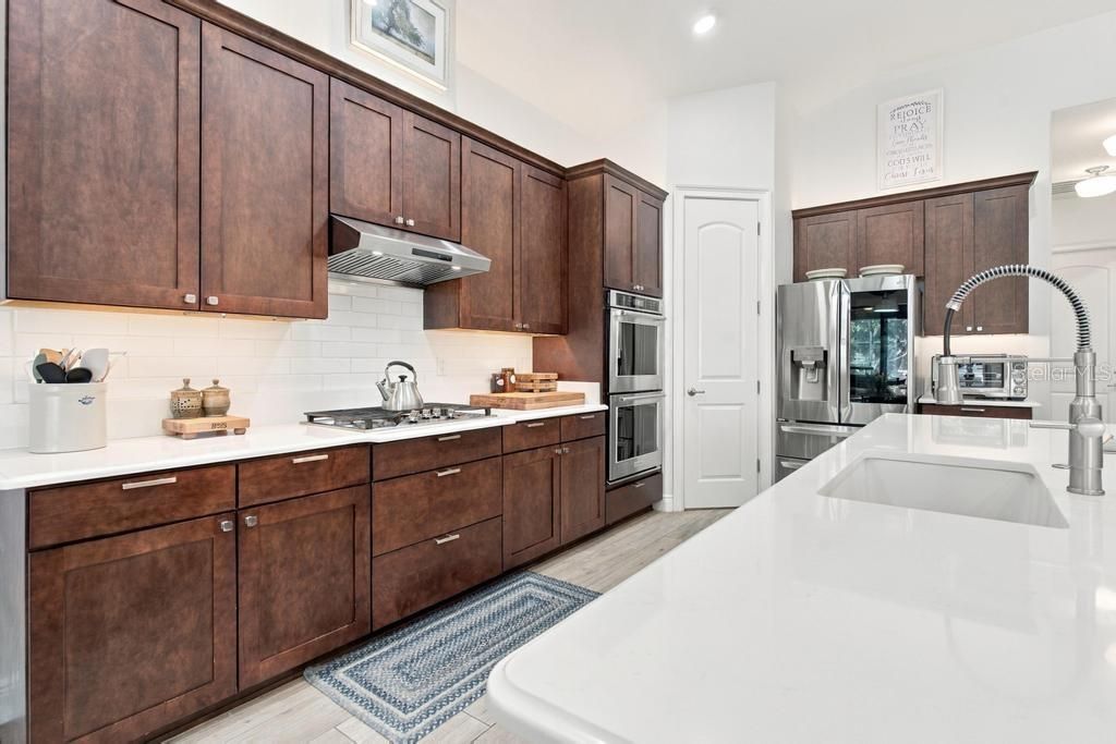 For Sale: $644,000 (4 beds, 3 baths, 2586 Square Feet)