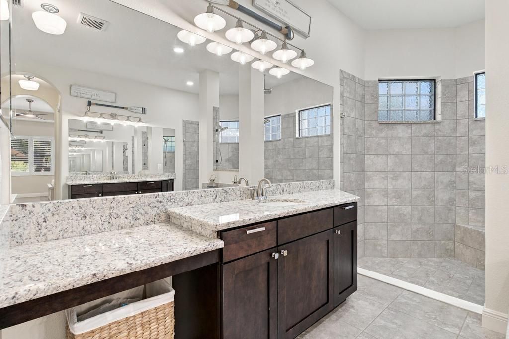 For Sale: $644,000 (4 beds, 3 baths, 2586 Square Feet)