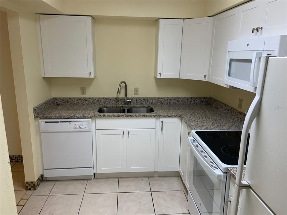 В аренду: $1,795 (3 спален, 2 ванн, 1416 Квадратных фут)