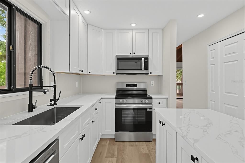 En Venta: $164,900 (3 camas, 2 baños, 1379 Pies cuadrados)