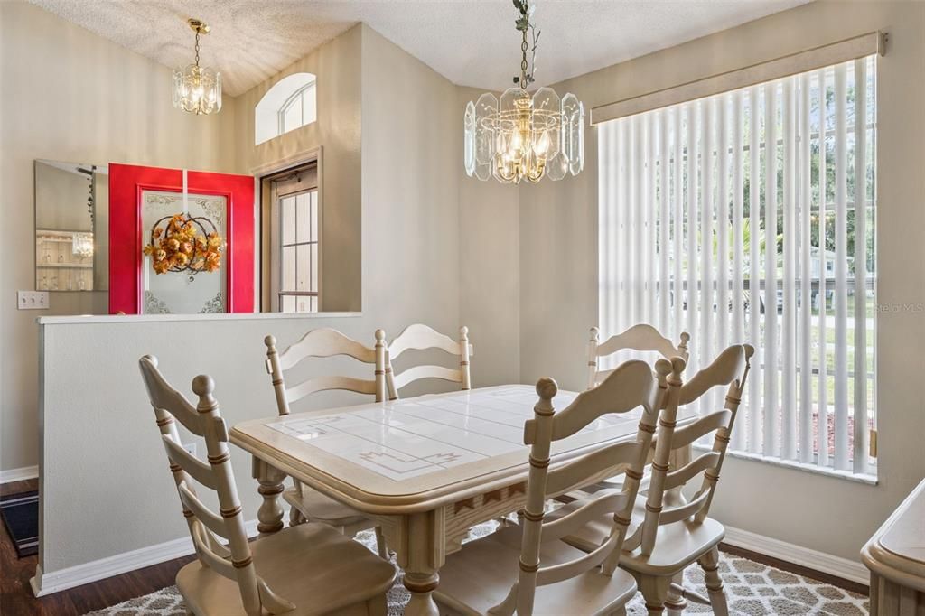 На продажу: $354,900 (3 спален, 2 ванн, 1654 Квадратных фут)