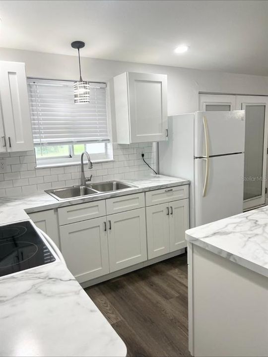 For Sale: $290,000 (3 beds, 2 baths, 1420 Square Feet)