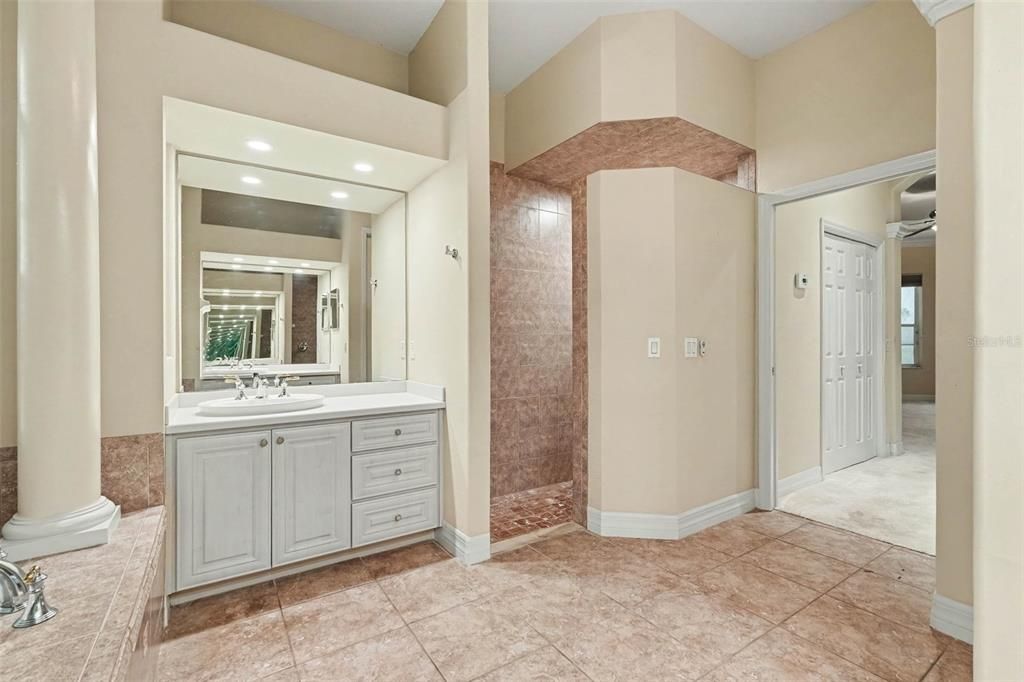 На продажу: $699,000 (4 спален, 3 ванн, 2931 Квадратных фут)