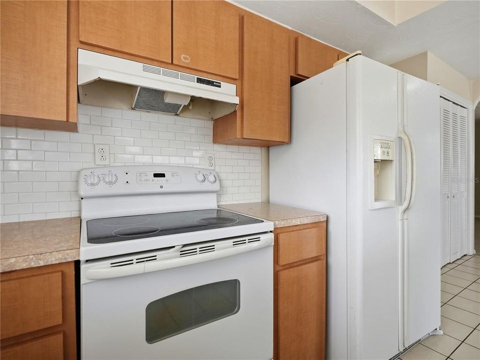 For Sale: $265,000 (2 beds, 2 baths, 1360 Square Feet)