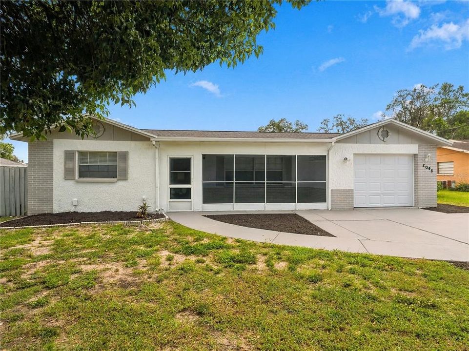 For Sale: $265,000 (2 beds, 2 baths, 1360 Square Feet)
