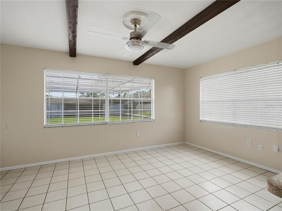For Sale: $265,000 (2 beds, 2 baths, 1360 Square Feet)