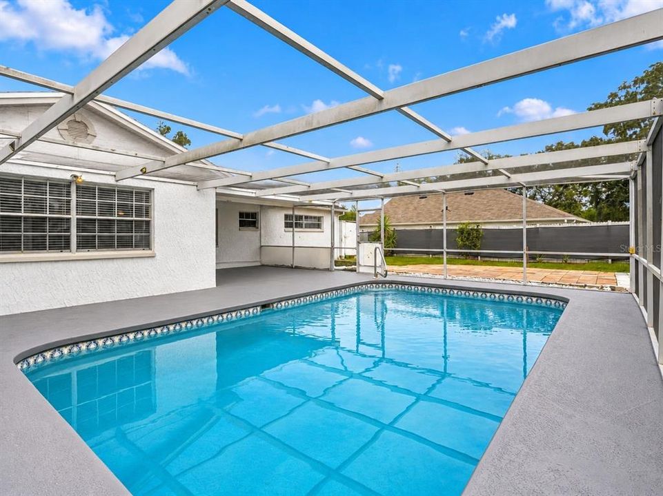 For Sale: $265,000 (2 beds, 2 baths, 1360 Square Feet)