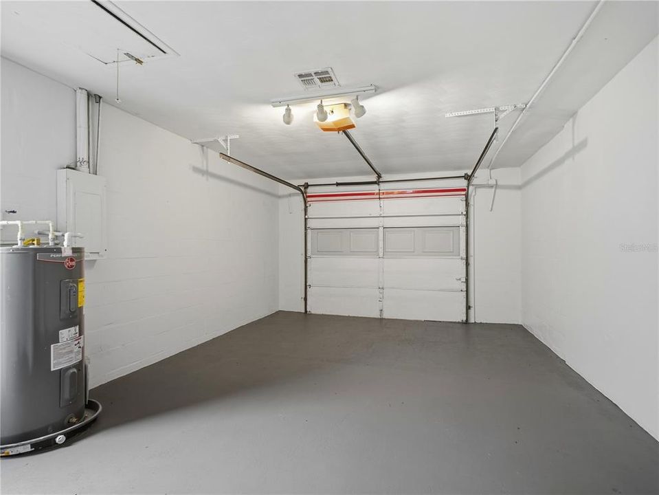 For Sale: $265,000 (2 beds, 2 baths, 1360 Square Feet)