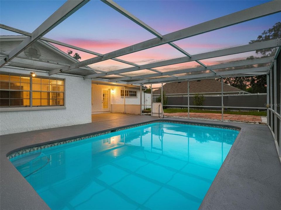 For Sale: $265,000 (2 beds, 2 baths, 1360 Square Feet)
