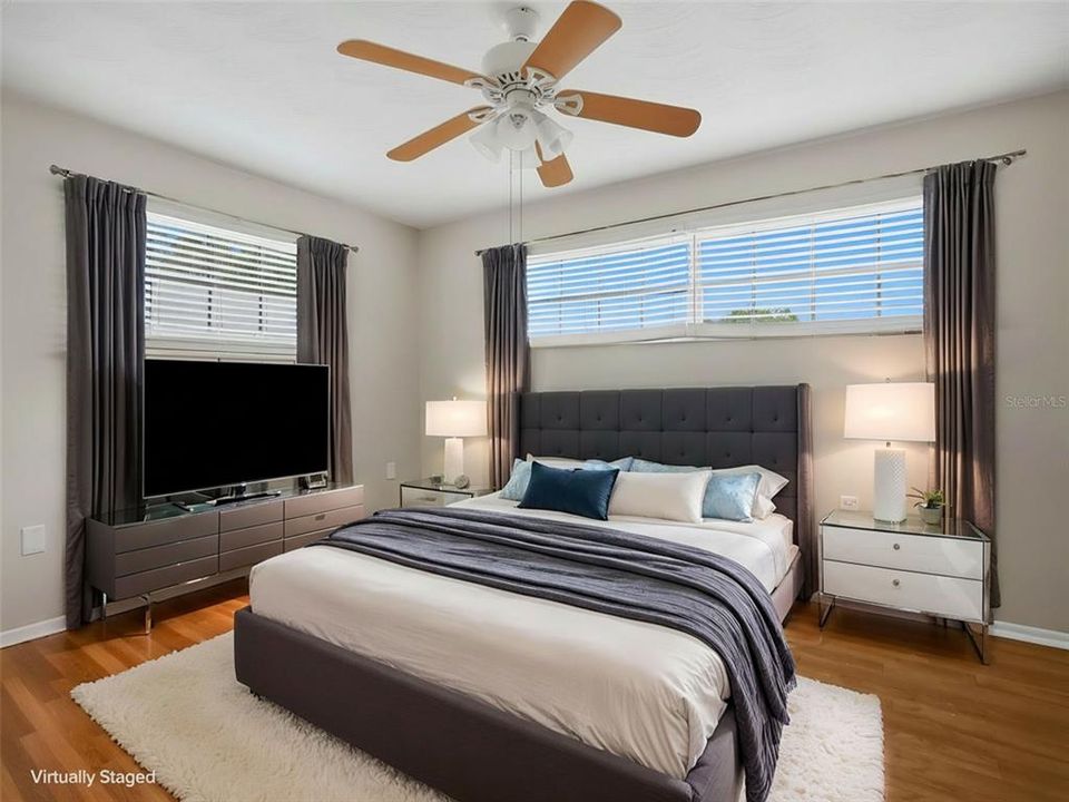 For Sale: $265,000 (2 beds, 2 baths, 1360 Square Feet)