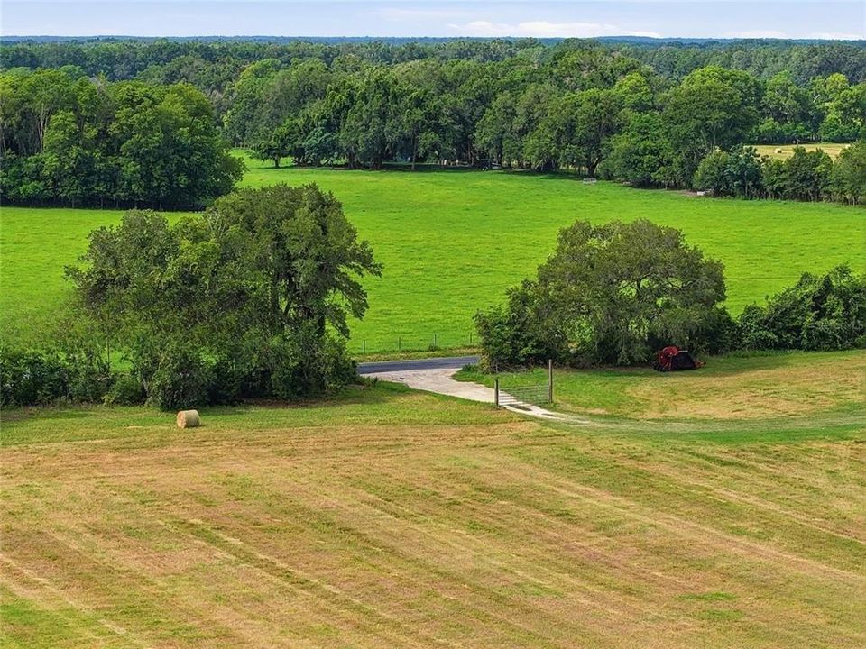 En Venta: $8,999,900 (104.96 acres)