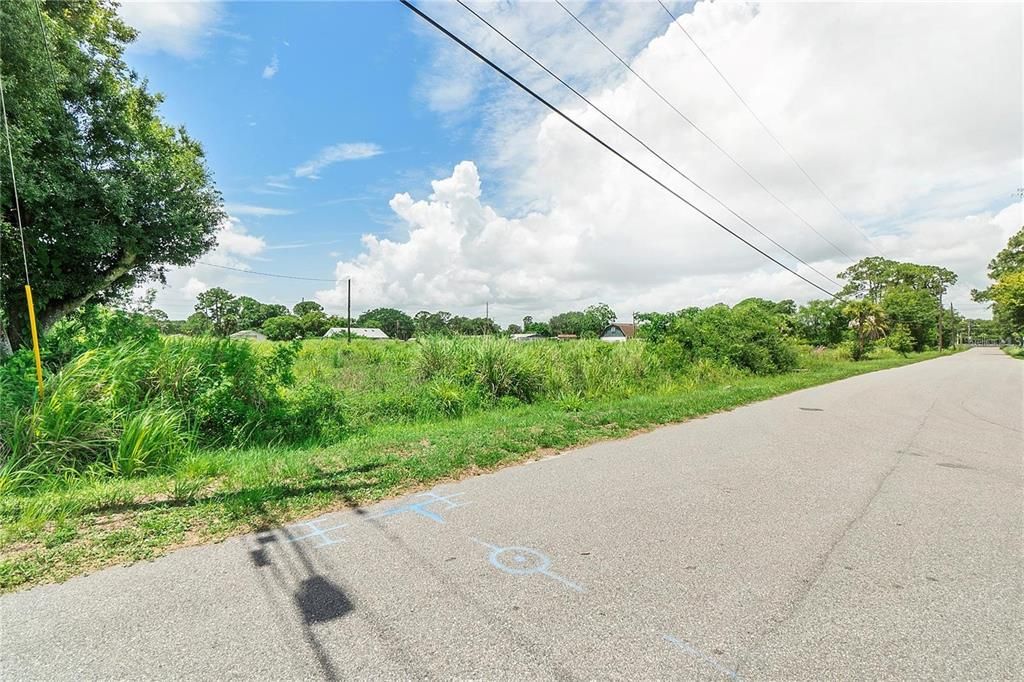 待售: $825,000 (3.00 acres)