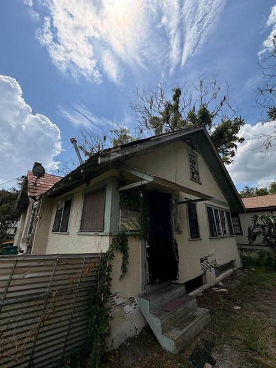На продажу: $99,000 (3 спален, 1 ванн, 1084 Квадратных фут)