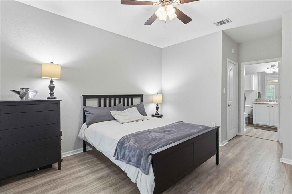 En Venta: $299,000 (2 camas, 2 baños, 968 Pies cuadrados)
