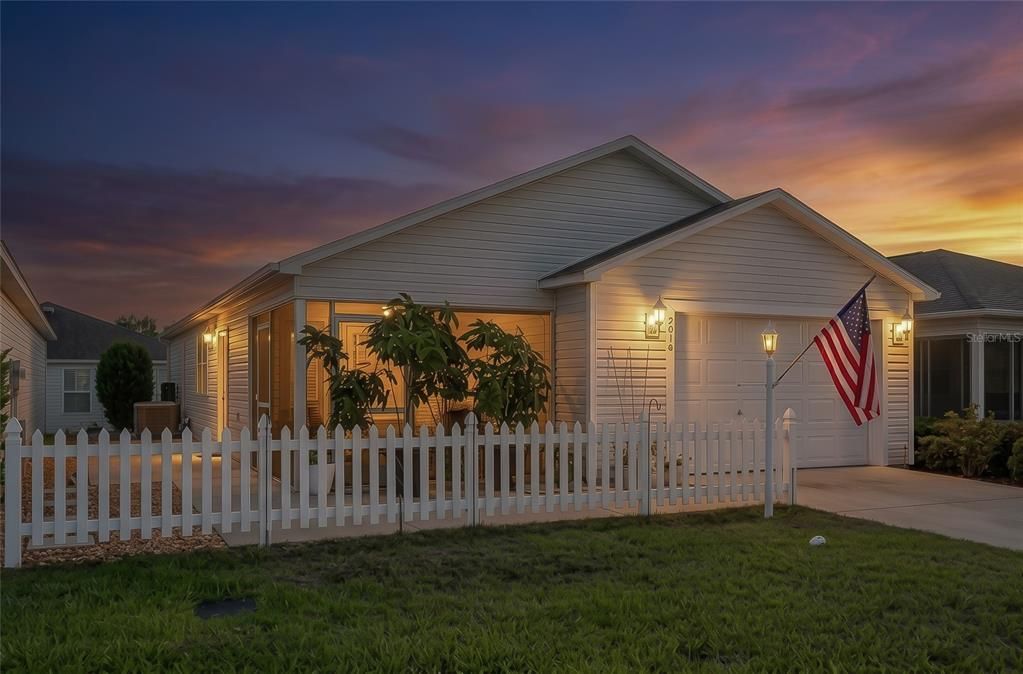 На продажу: $299,500 (2 спален, 2 ванн, 1188 Квадратных фут)