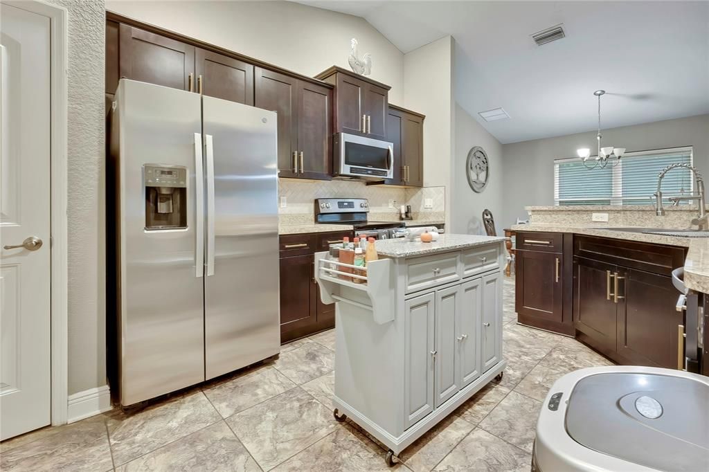 En Venta: $345,000 (4 camas, 2 baños, 1750 Pies cuadrados)
