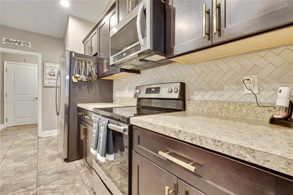 En Venta: $345,000 (4 camas, 2 baños, 1750 Pies cuadrados)