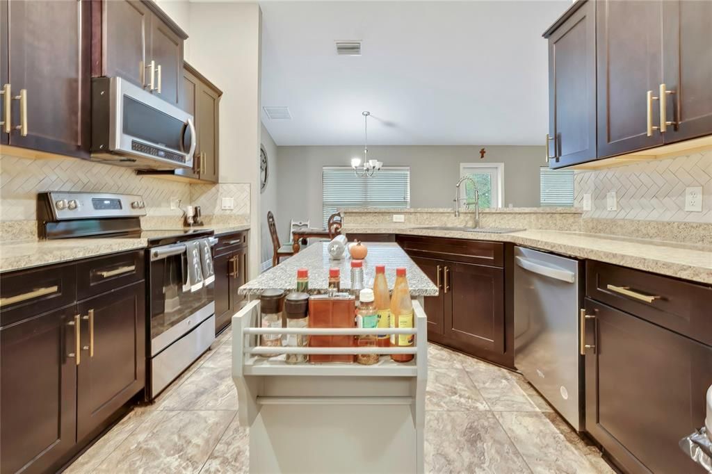 En Venta: $345,000 (4 camas, 2 baños, 1750 Pies cuadrados)