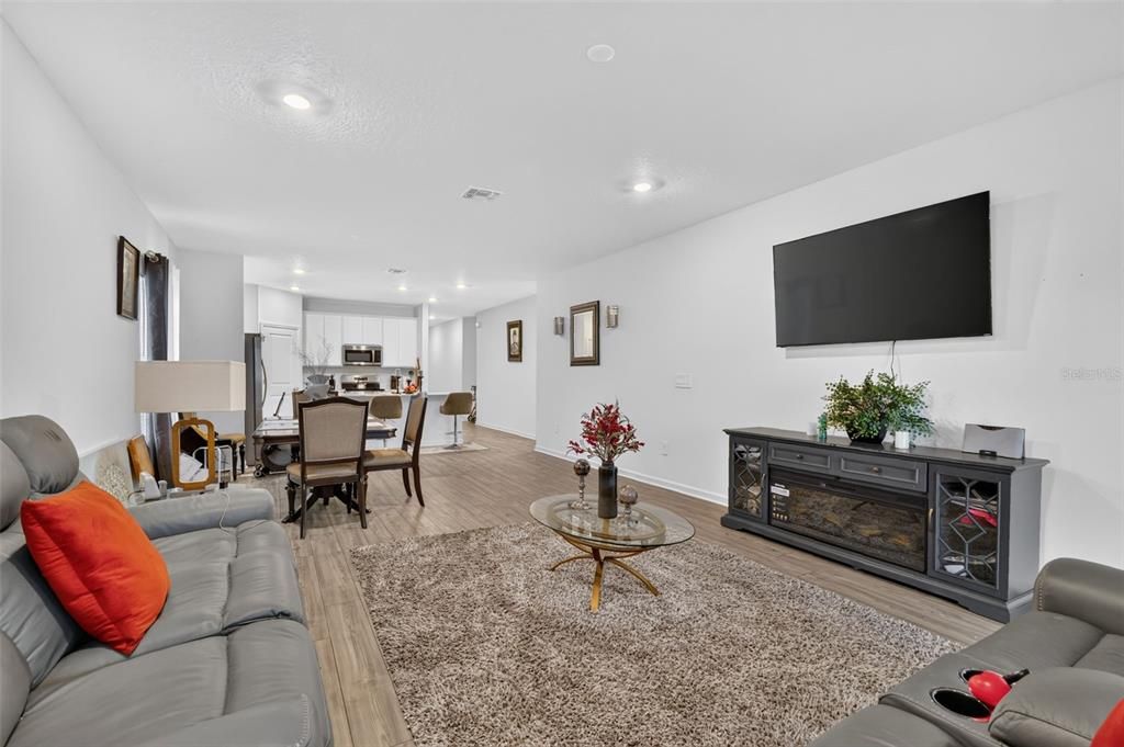 For Sale: $325,000 (4 beds, 2 baths, 2180 Square Feet)