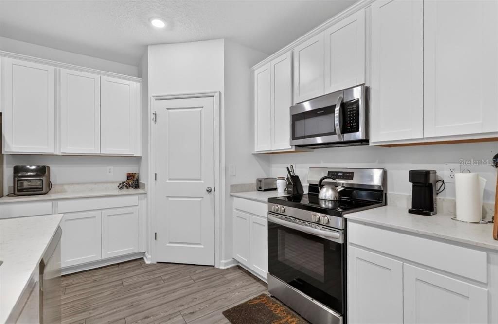 For Sale: $325,000 (4 beds, 2 baths, 2180 Square Feet)